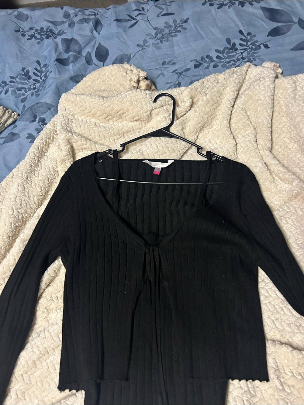 No Boundaries Black Ribbed Tie-Front Crop Top